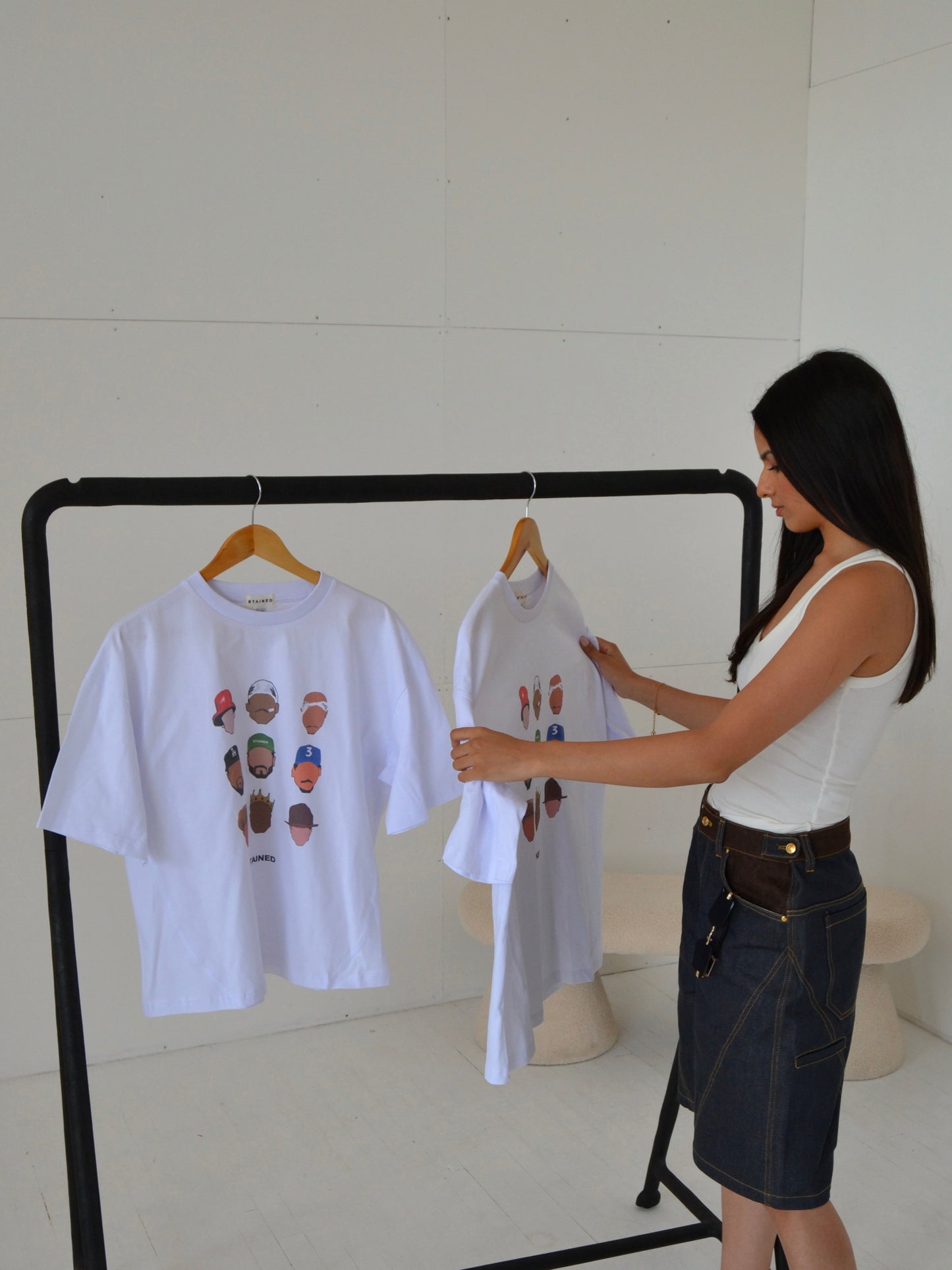 STAINED GRAPHIC TEE